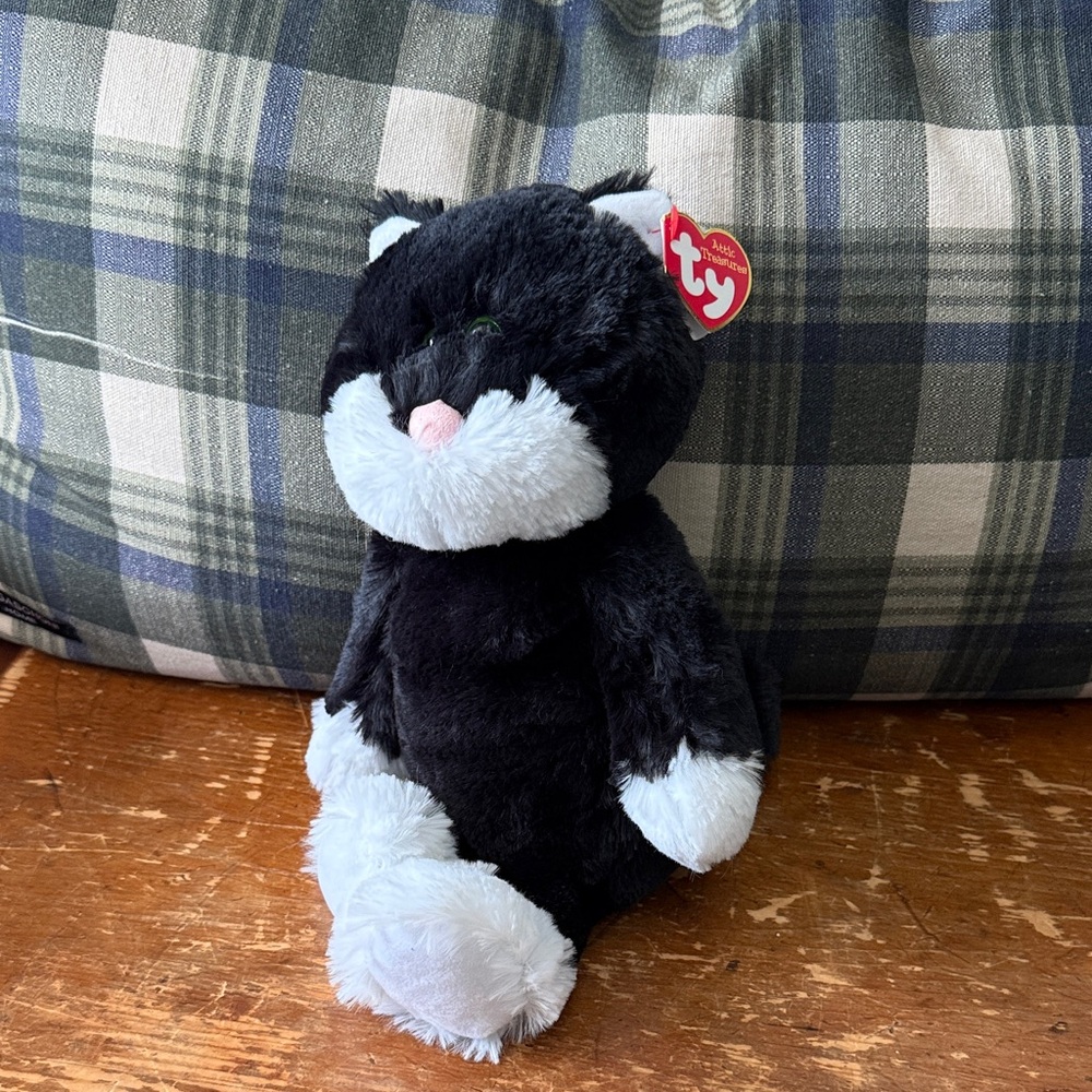 Ty Attic Treasures Bessie the Black & White Cat.